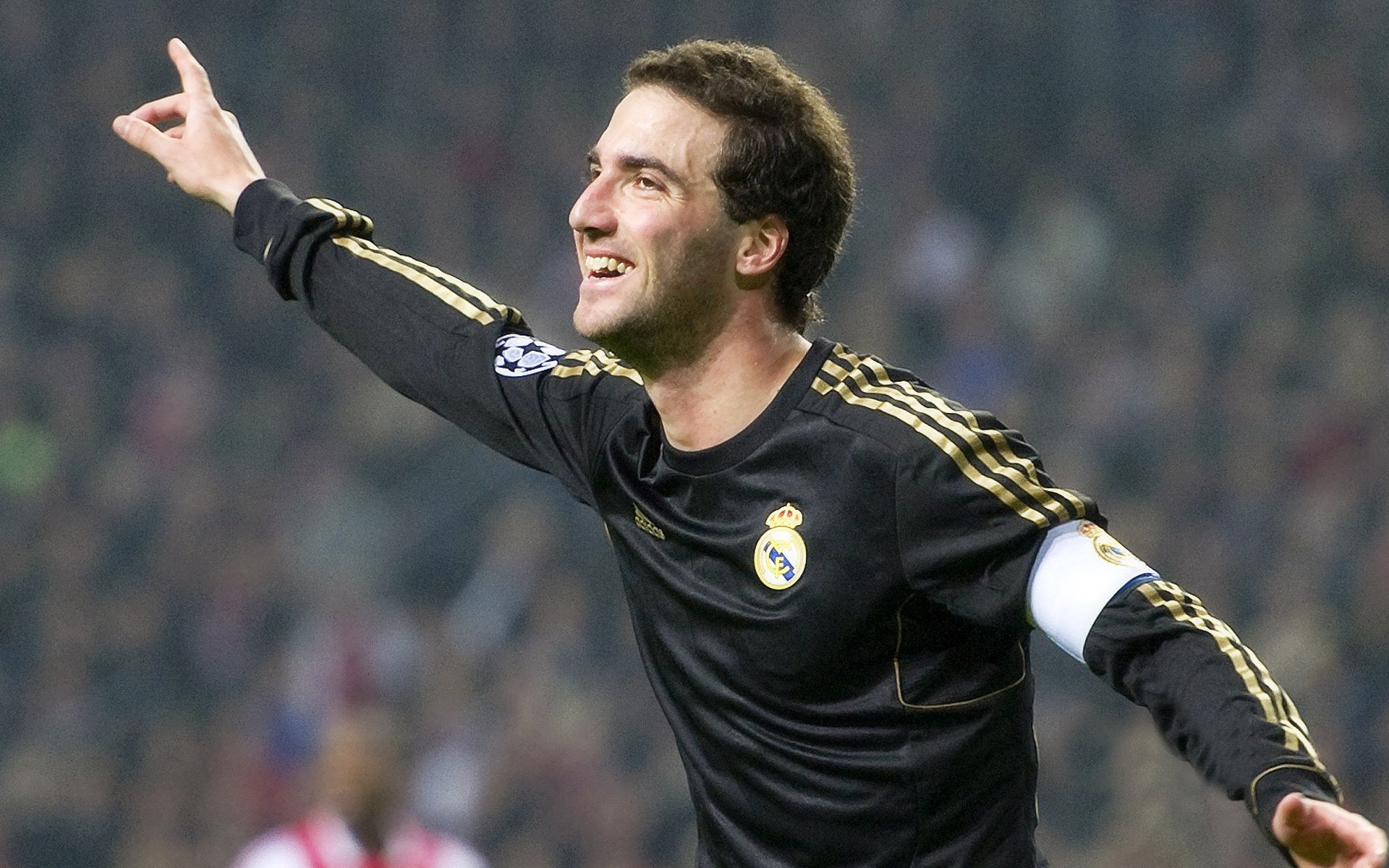 斯洛文尼亚男篮在欧洲锦标赛中大放异彩，夺得金牌，斯洛文尼亚男子篮球队